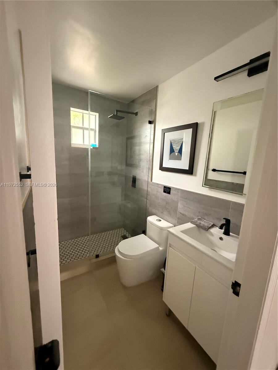 5648 SW 5th Ter Miami, FL 33134