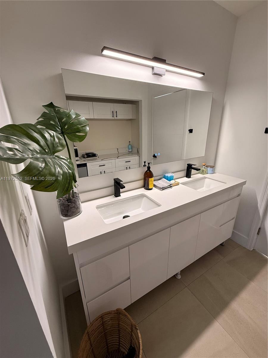 5648 SW 5th Ter Miami, FL 33134