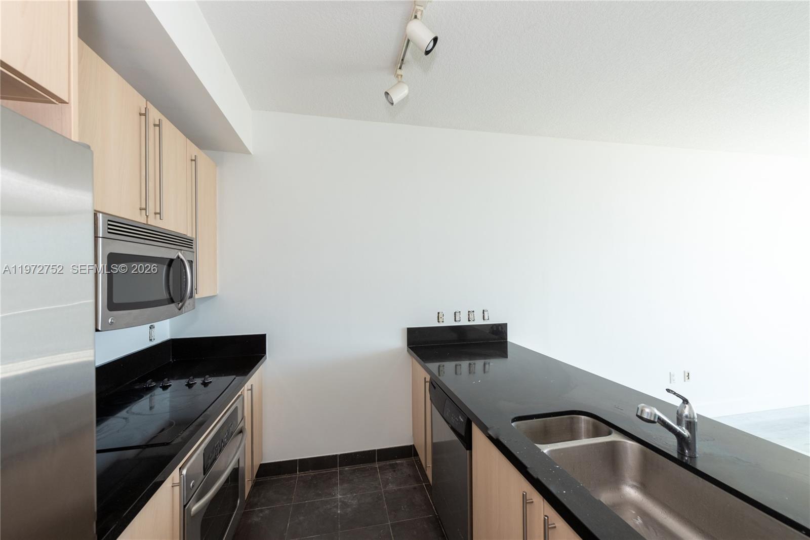 79 SW 12th St #1105-S Miami, FL 33130