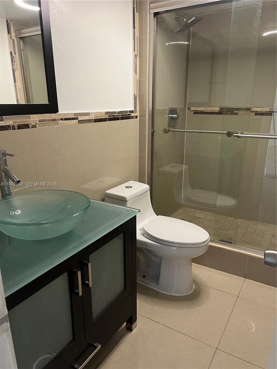 18601 NE 14th Ave #411 Miami, FL 33179