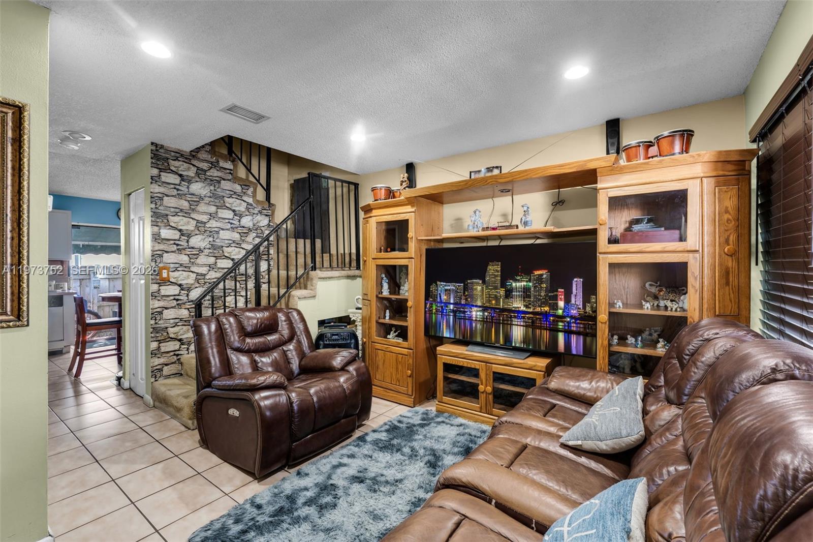 1613 NW 16th St #E Miami, FL 33125