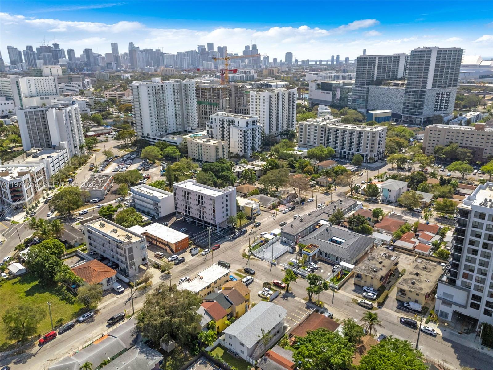 1613 NW 16th St #E Miami, FL 33125