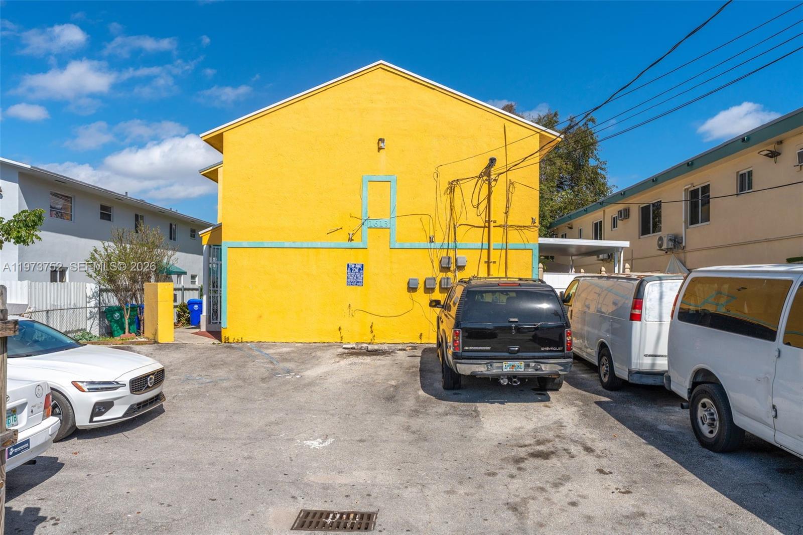 1613 NW 16th St #E Miami, FL 33125