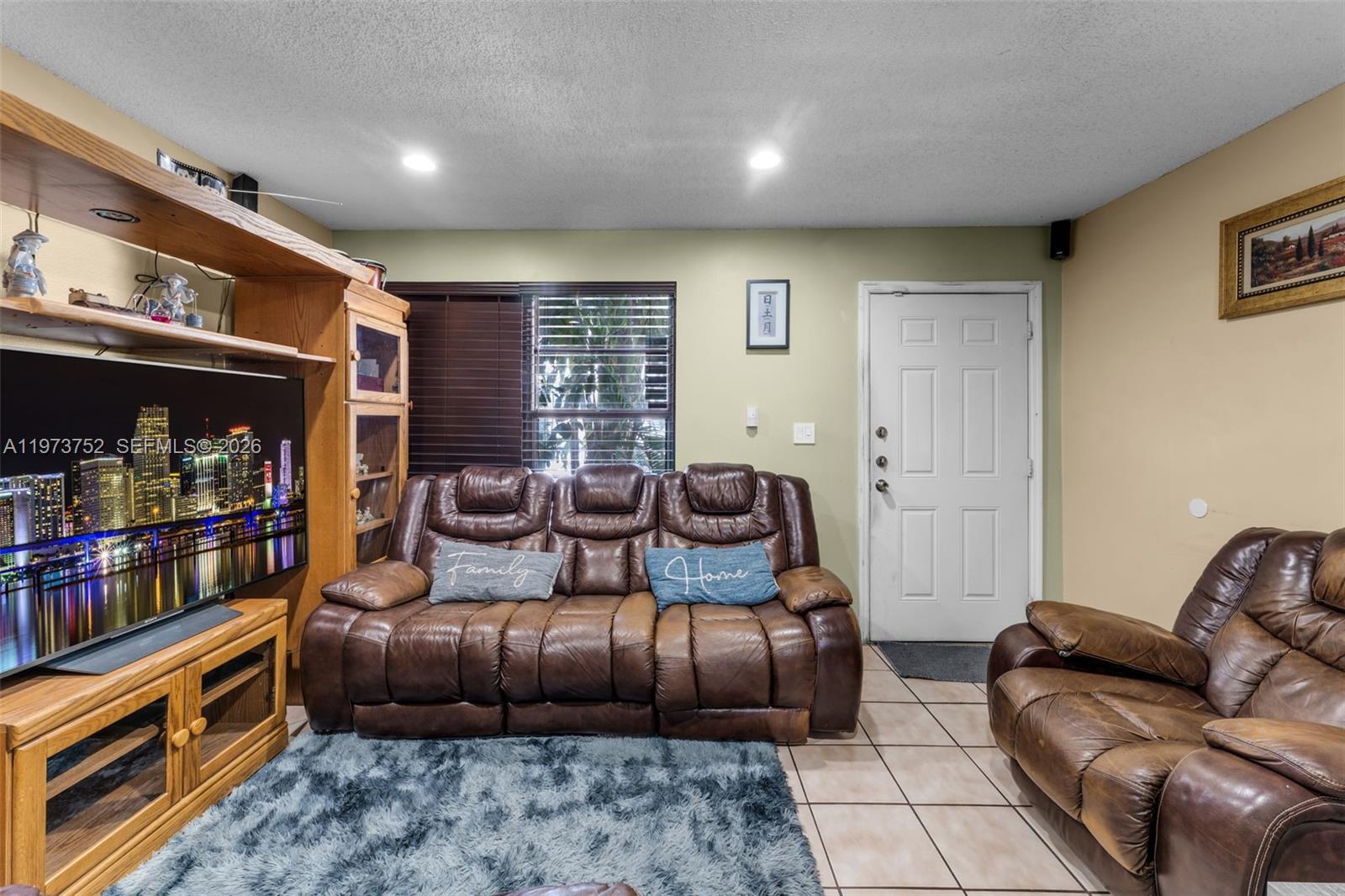 1613 NW 16th St #E Miami, FL 33125