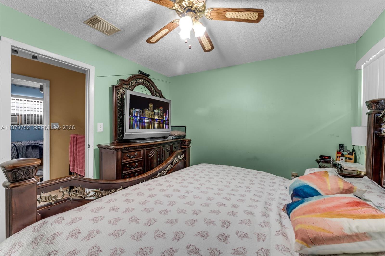 1613 NW 16th St #E Miami, FL 33125