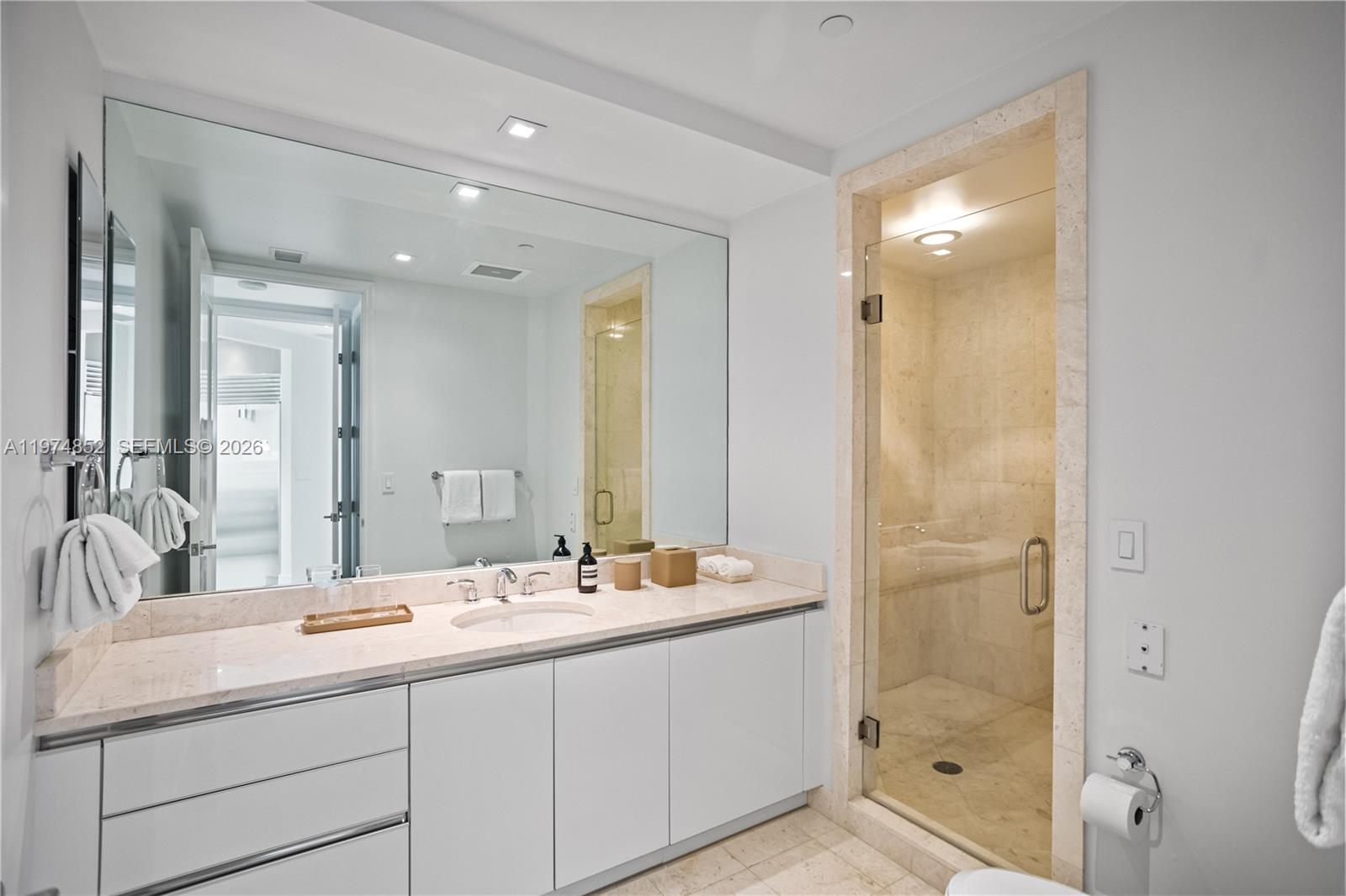 16051 Collins Ave #3202 Sunny Isles Beach, FL 33160