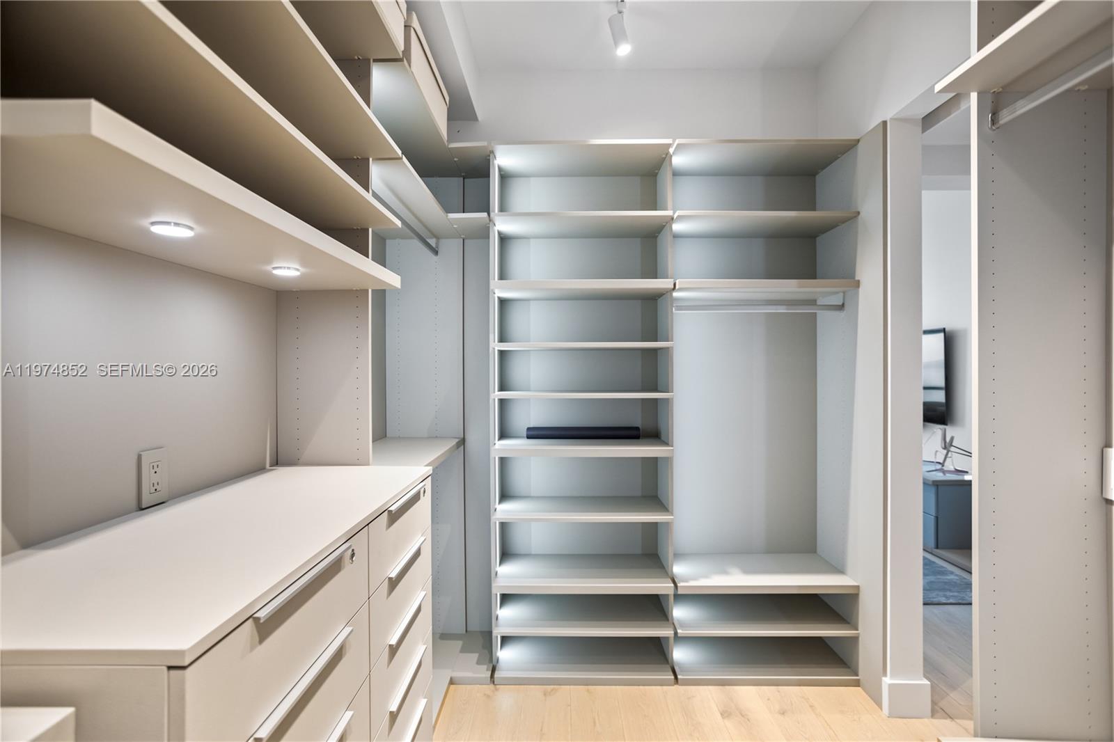 16051 Collins Ave #3202 Sunny Isles Beach, FL 33160