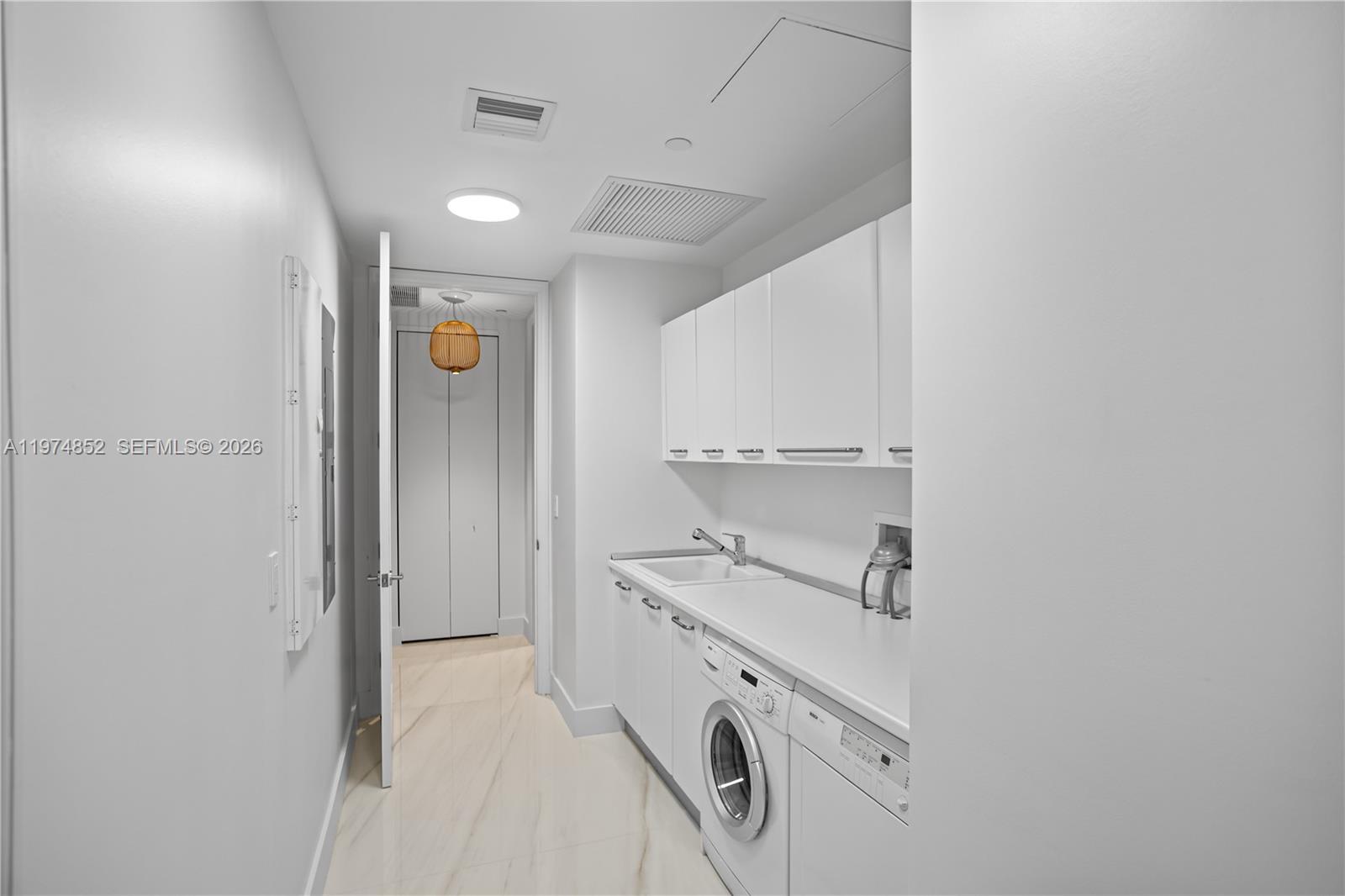 16051 Collins Ave #3202 Sunny Isles Beach, FL 33160