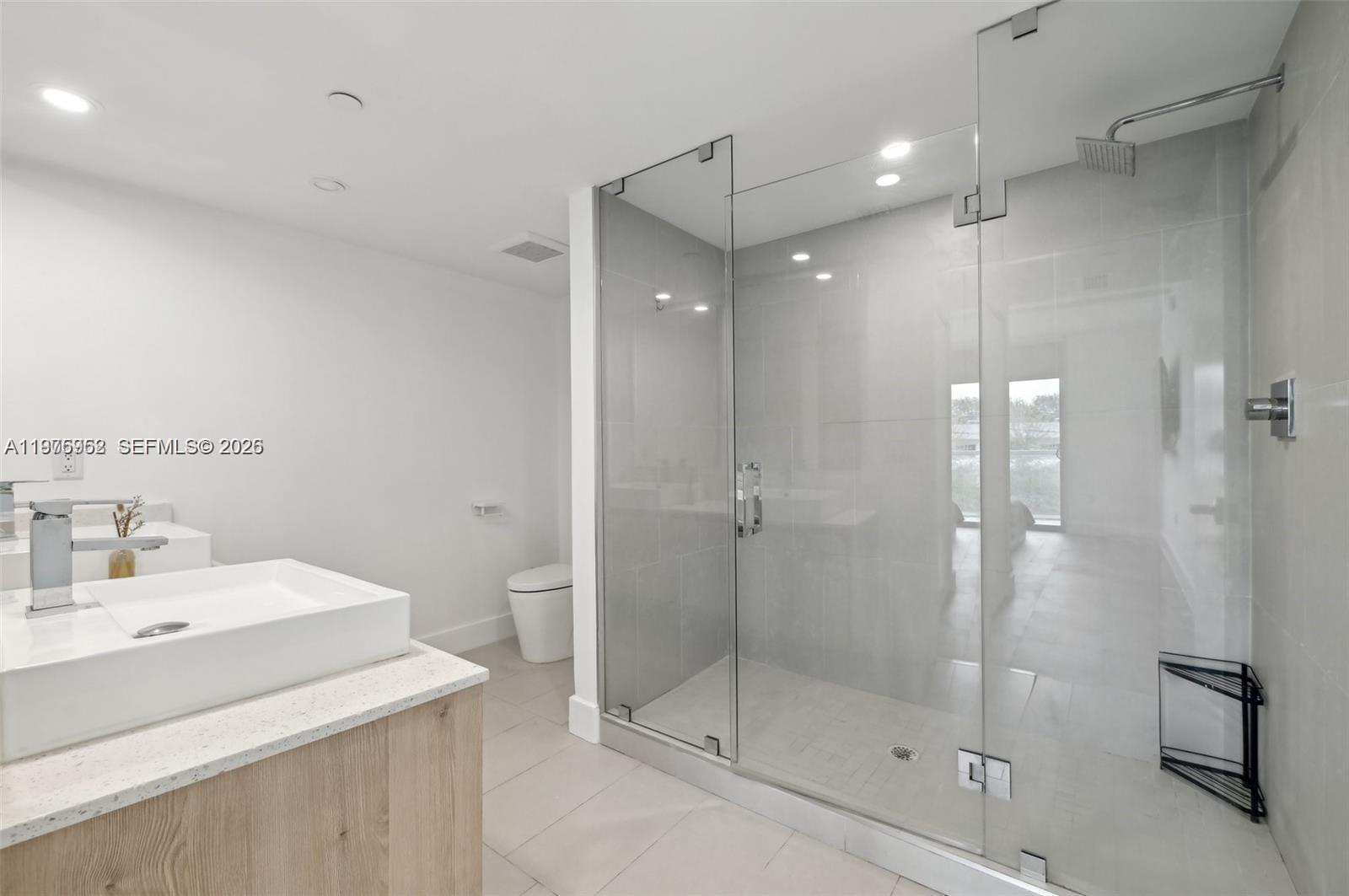 13800 Highland Dr #202 North Miami Beach, FL 33181