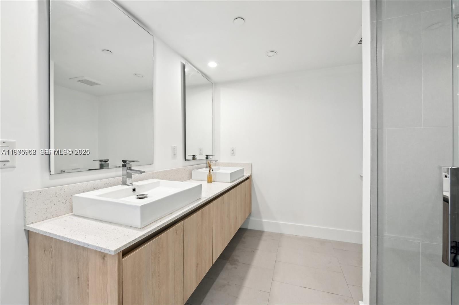 13800 Highland Dr #202 North Miami Beach, FL 33181