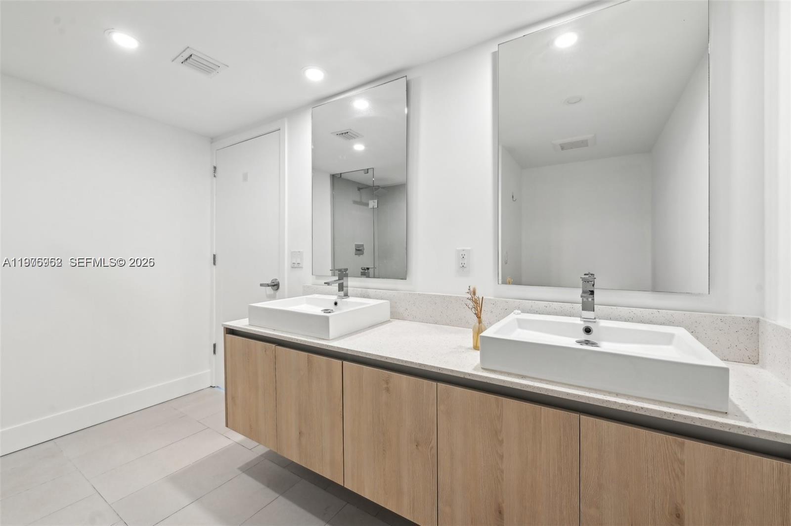 13800 Highland Dr #202 North Miami Beach, FL 33181