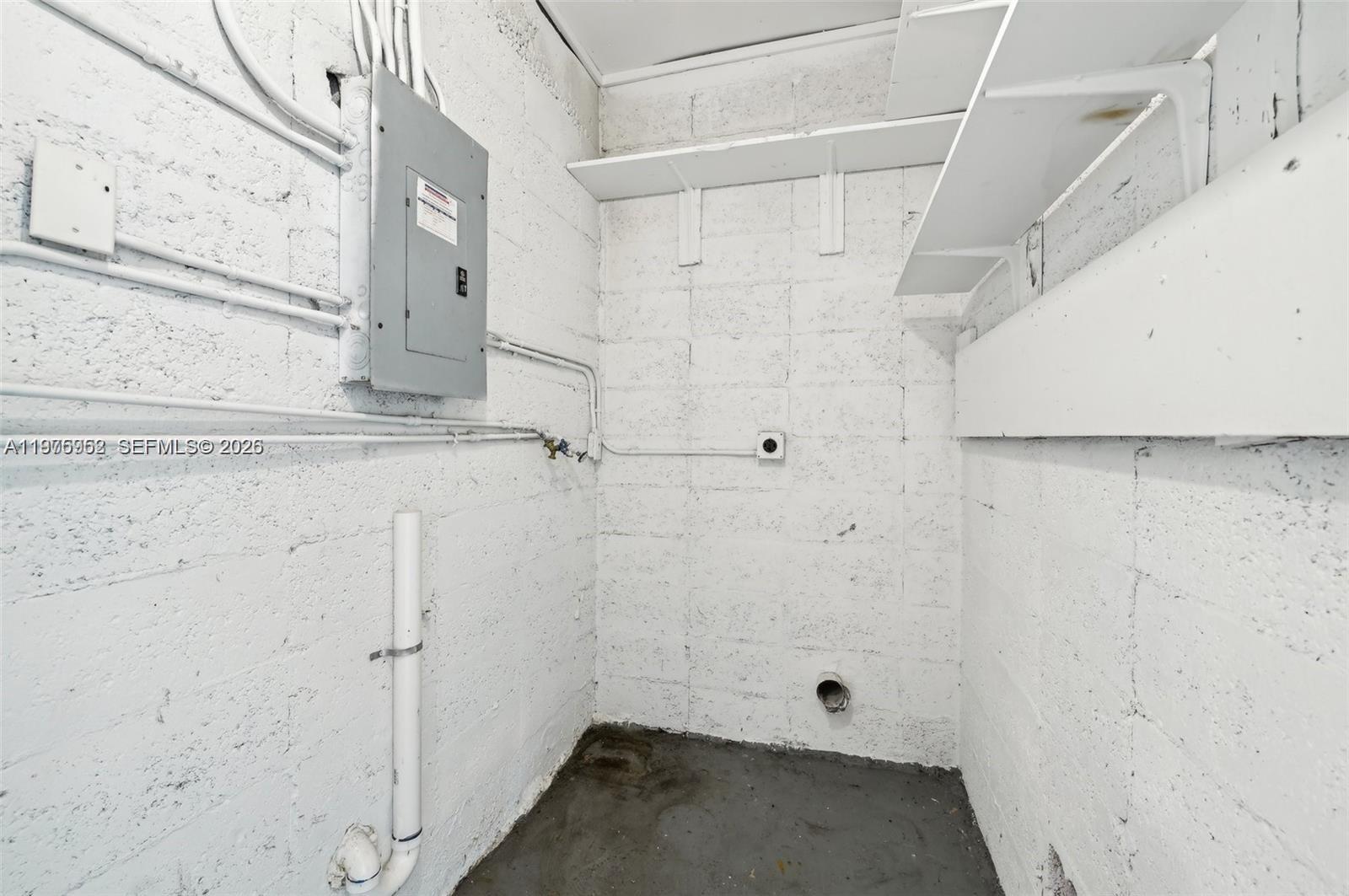 13800 Highland Dr #202 North Miami Beach, FL 33181