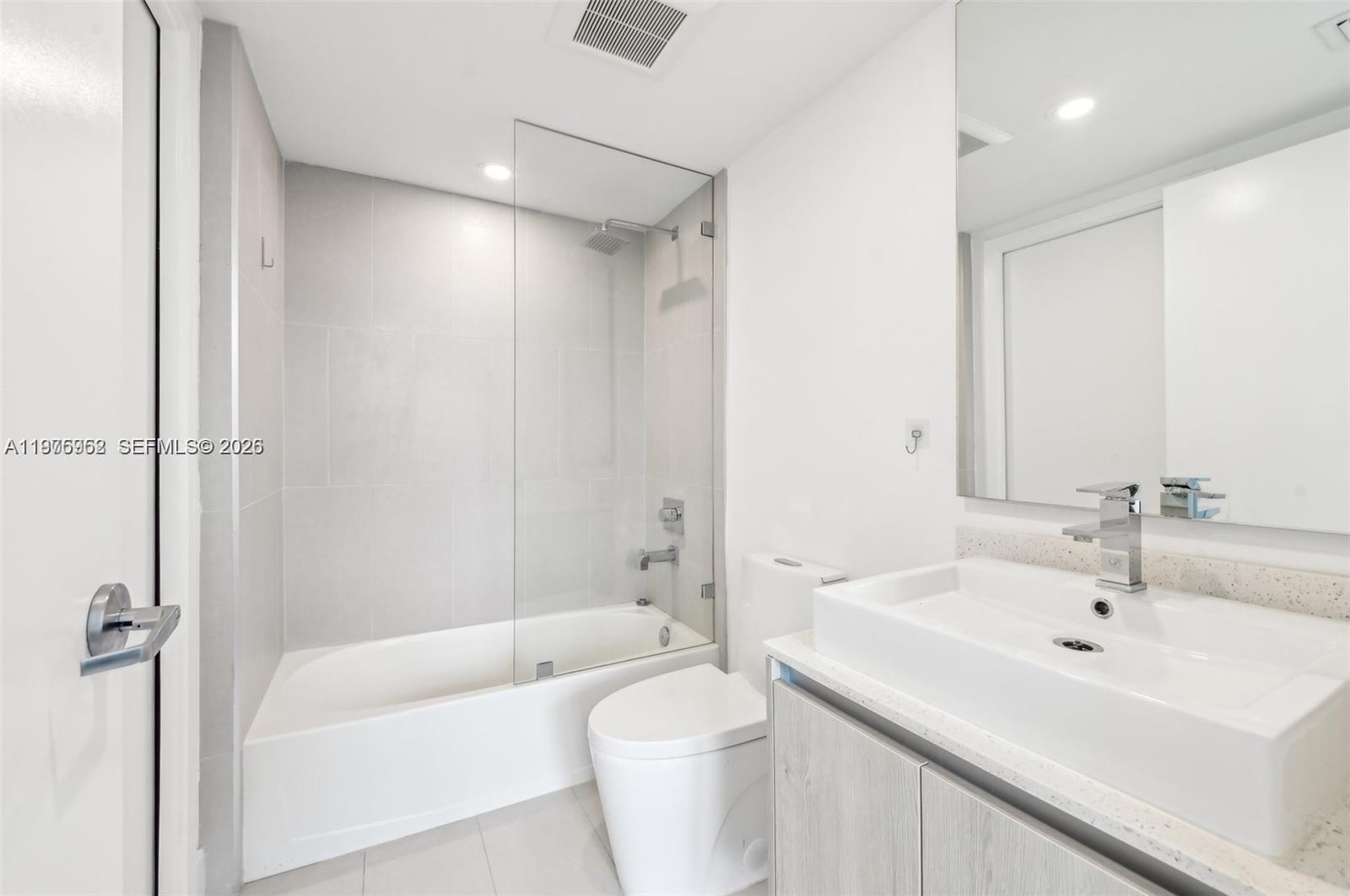 13800 Highland Dr #202 North Miami Beach, FL 33181