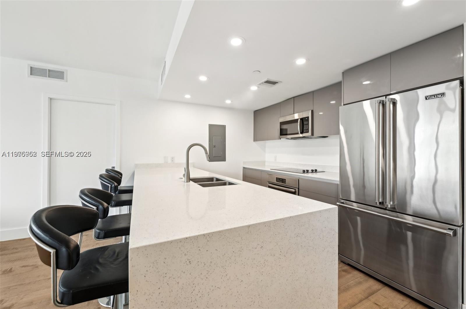 13800 Highland Dr #202 North Miami Beach, FL 33181