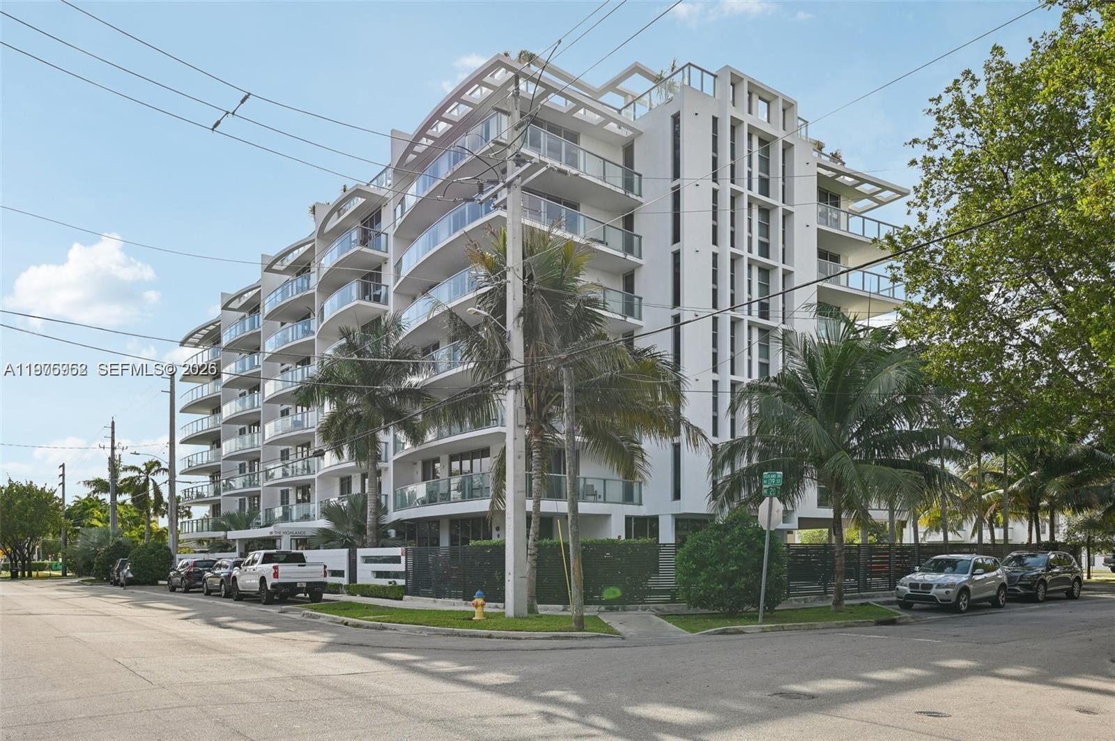 13800 Highland Dr #202 North Miami Beach, FL 33181