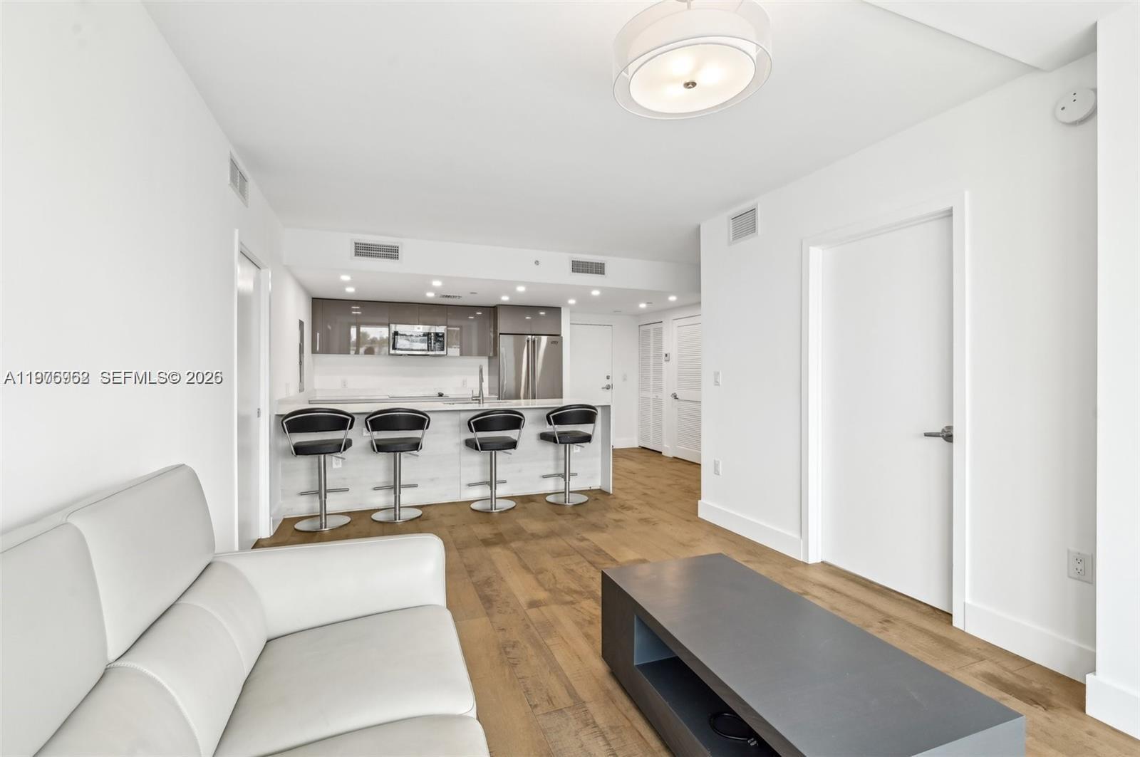 13800 Highland Dr #202 North Miami Beach, FL 33181