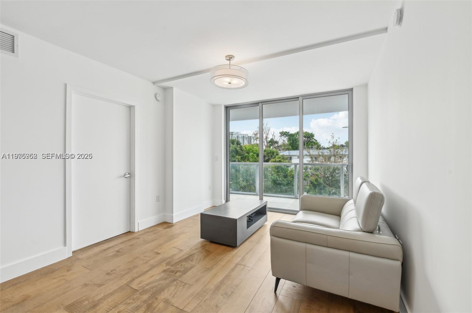 13800 Highland Dr #202 North Miami Beach, FL 33181