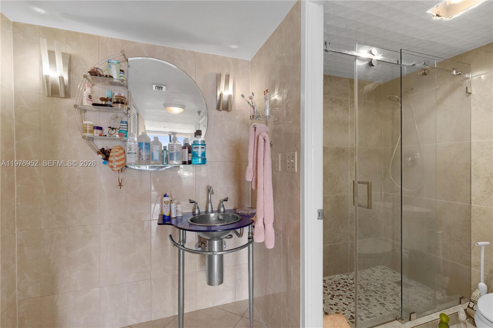 image Winston Towers 70018