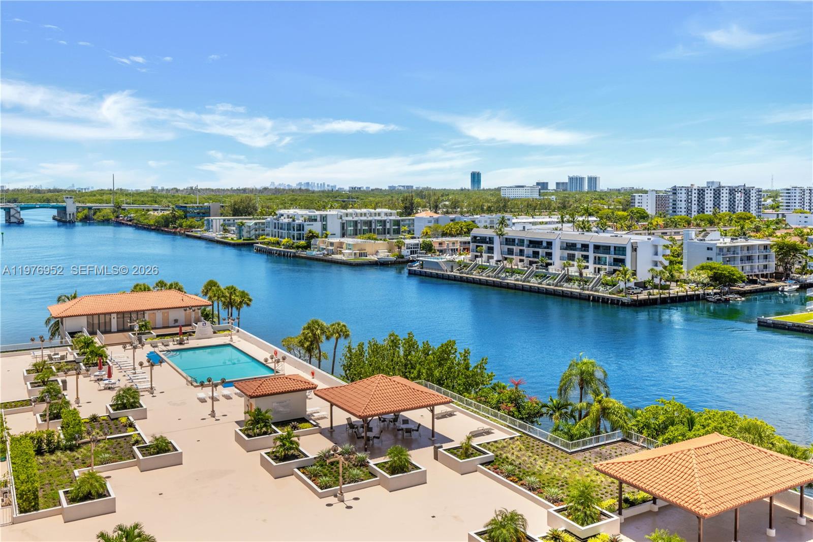 image Winston Towers 7007