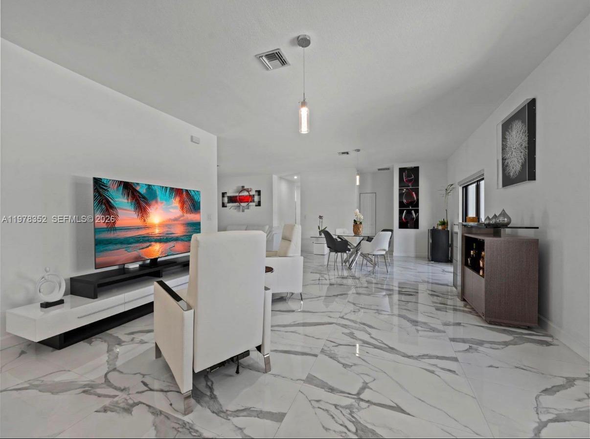 13351 SW 190th St Miami, FL 33177