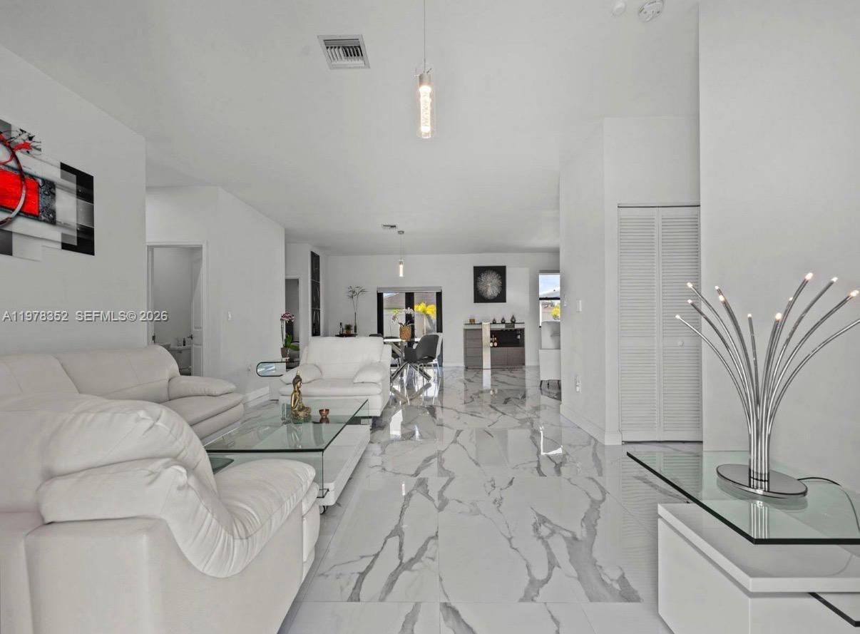 13351 SW 190th St Miami, FL 33177