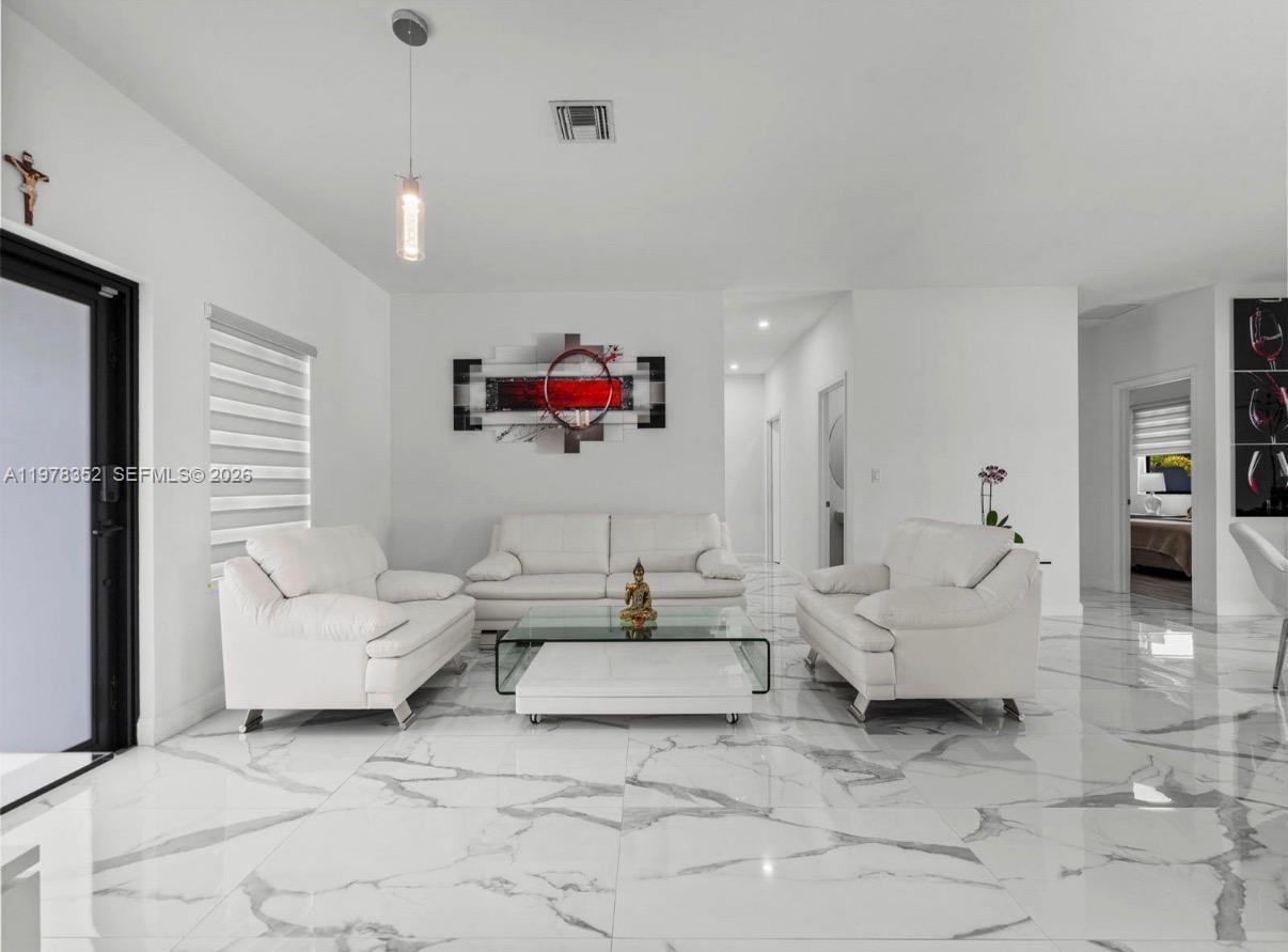 13351 SW 190th St Miami, FL 33177