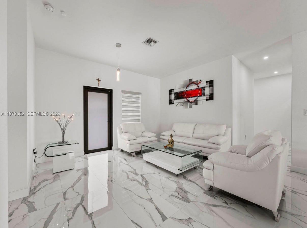 13351 SW 190th St Miami, FL 33177