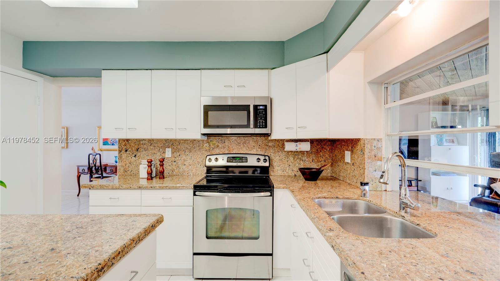 8955 SW 85th Ter Miami, FL 33173