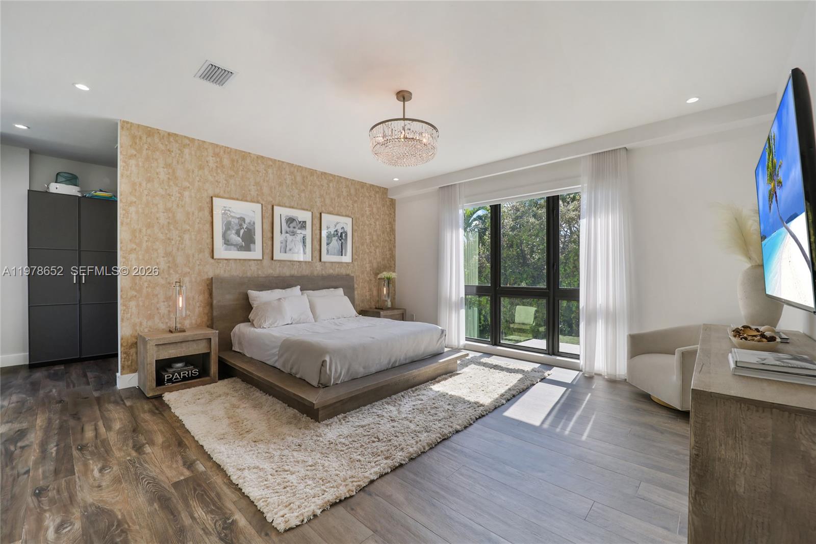 56 Samana Dr Miami, FL 33133