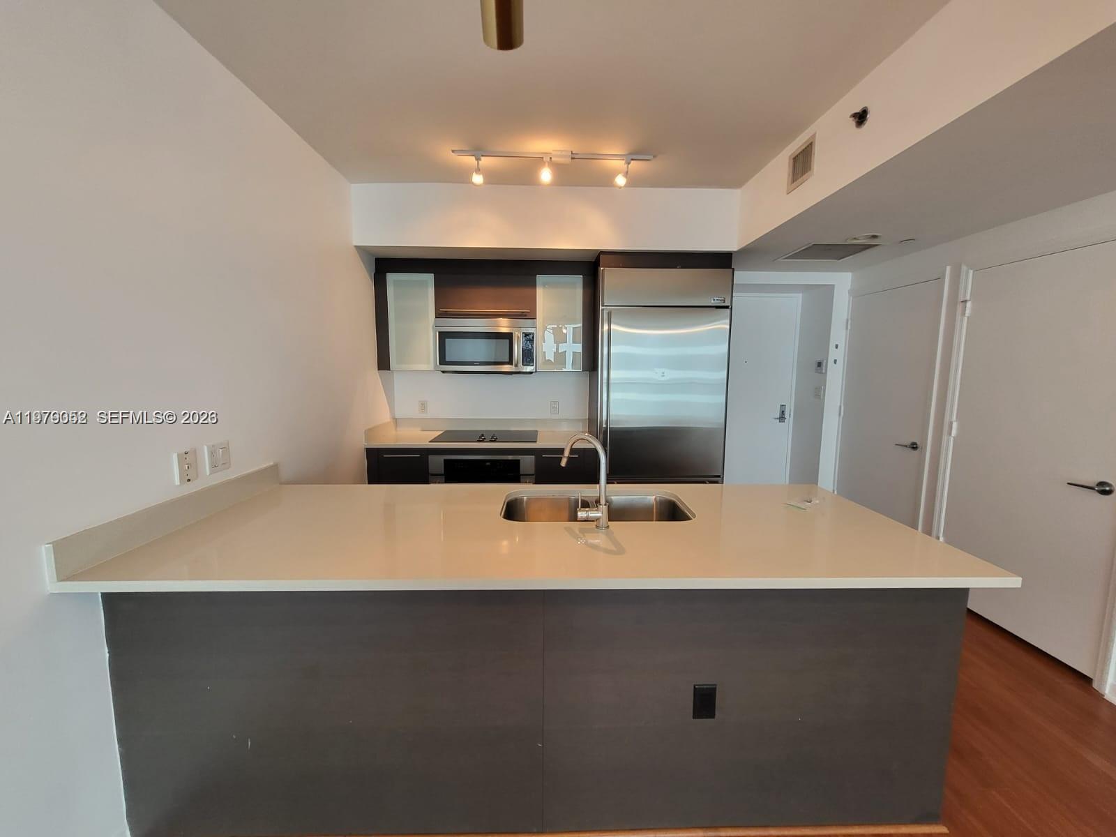 image 500 Brickell East3