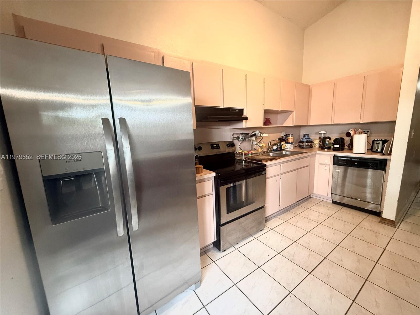 17991 SW 136th Ave Miami, FL 33177