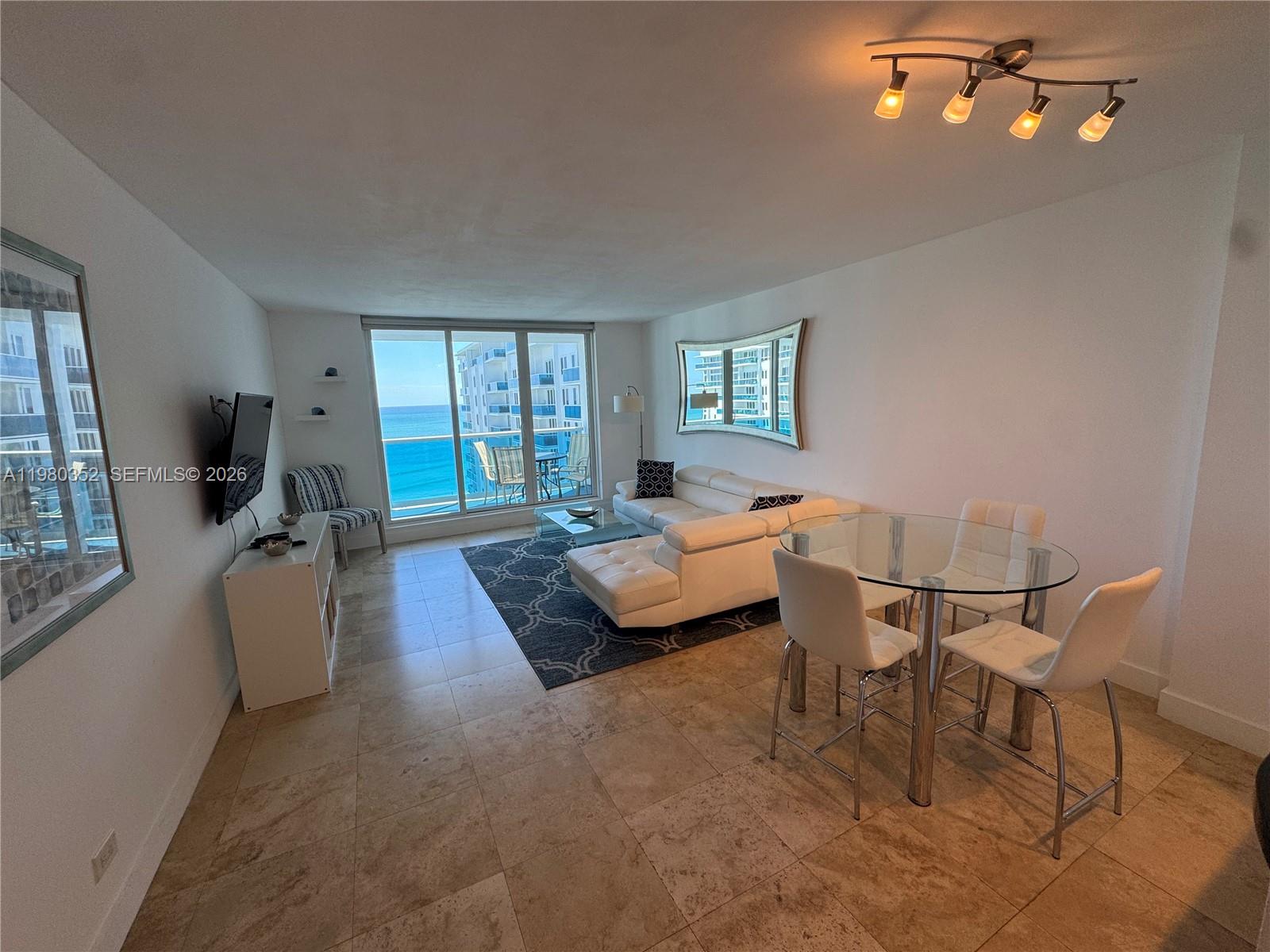 2301 Collins Ave #1525 Miami Beach, FL 33139