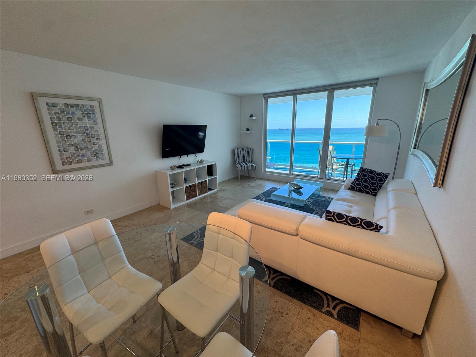 2301 Collins Ave #1525 Miami Beach, FL 33139