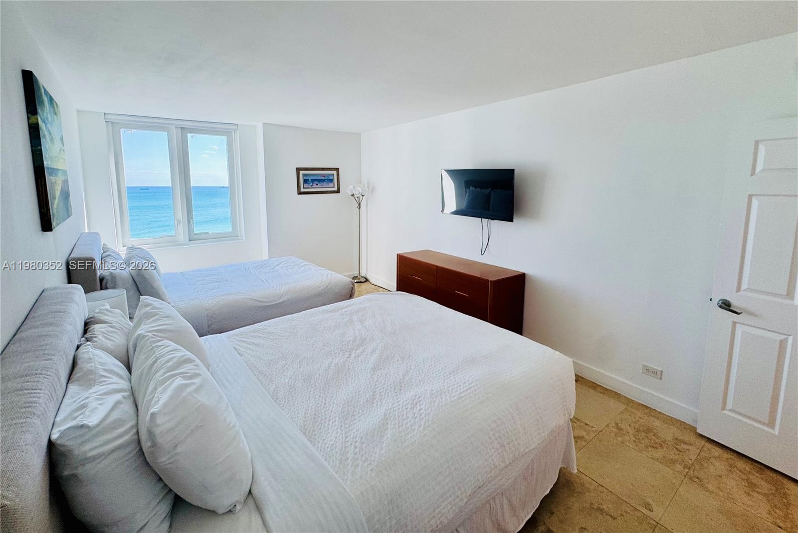 2301 Collins Ave #1525 Miami Beach, FL 33139