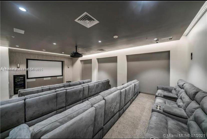 10275 Collins Ave #933 Bal Harbour, FL 33154