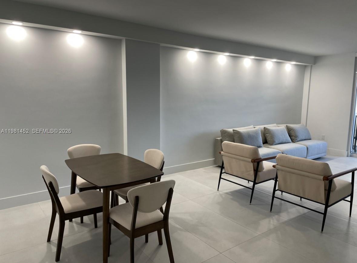 10275 Collins Ave #933 Bal Harbour, FL 33154