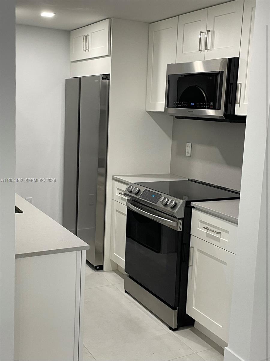 10275 Collins Ave #933 Bal Harbour, FL 33154