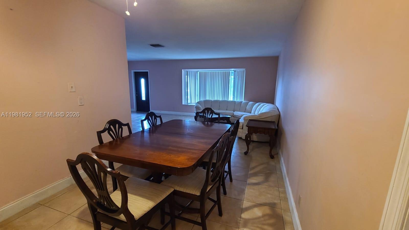 6808 NW 75th St Tamarac, FL 33321