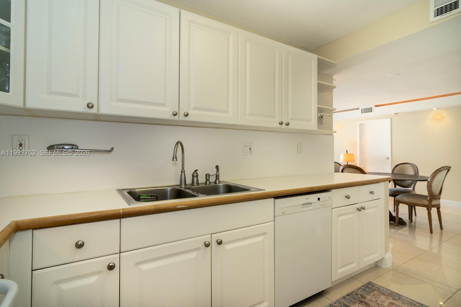 2333 Brickell Ave #1710 Miami, FL 33129