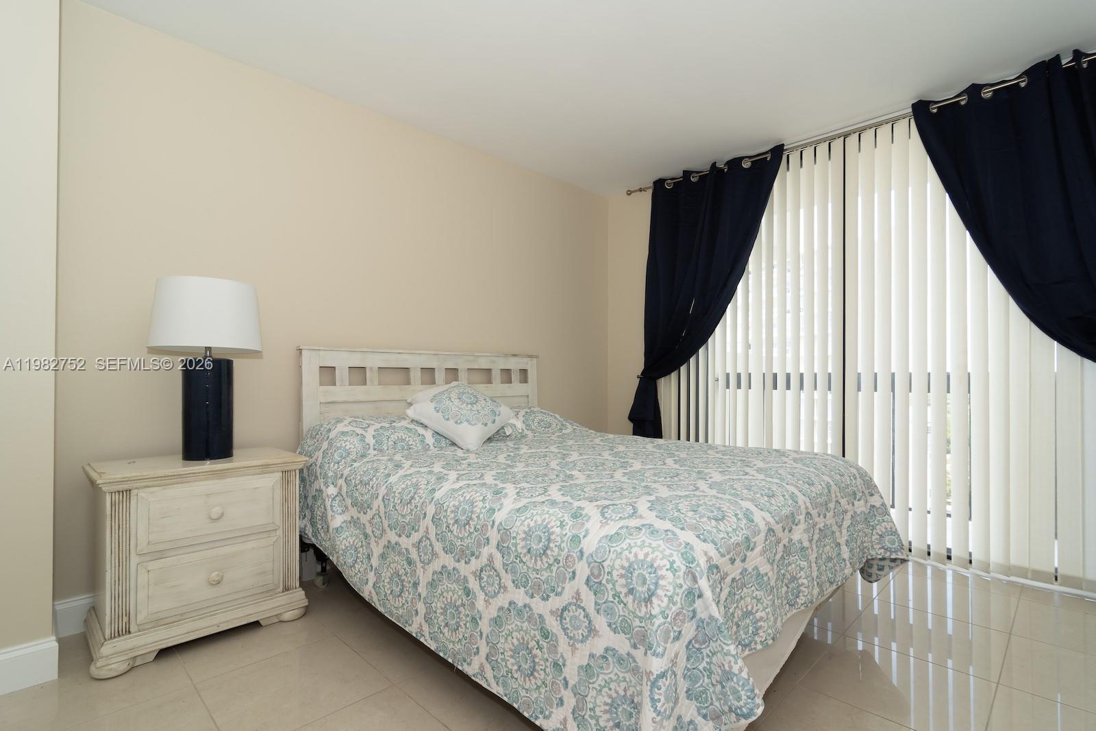 2333 Brickell Ave #1710 Miami, FL 33129