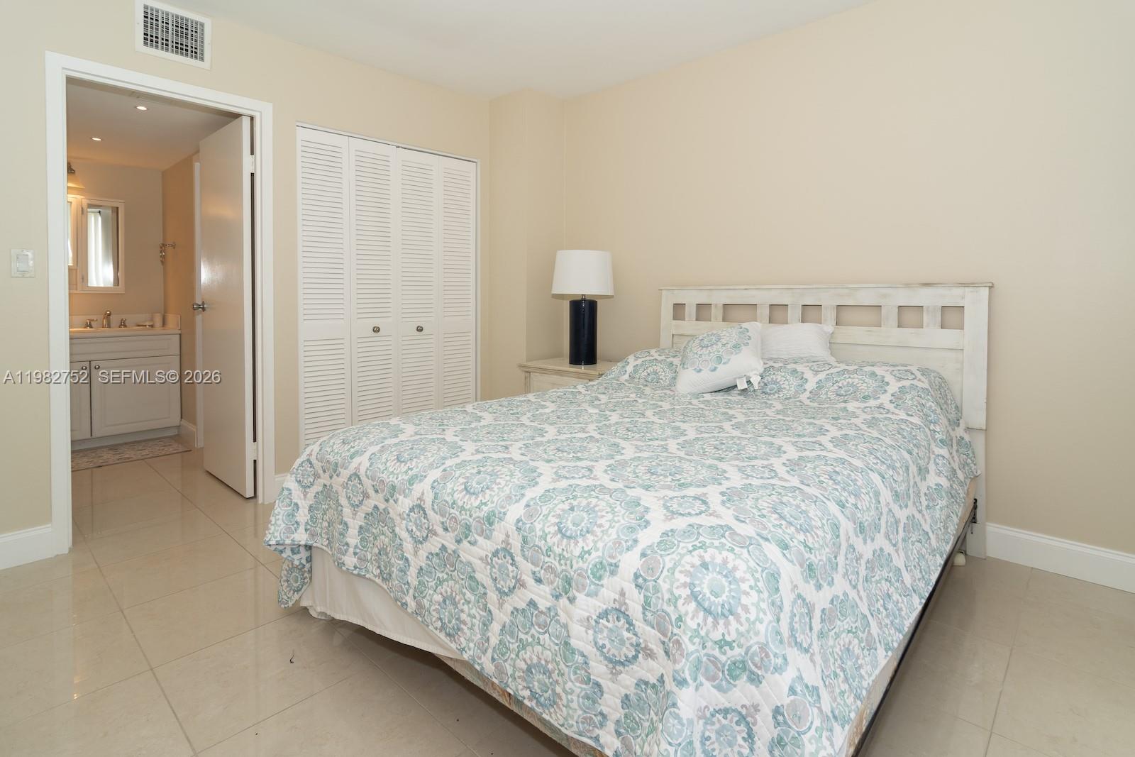 2333 Brickell Ave #1710 Miami, FL 33129