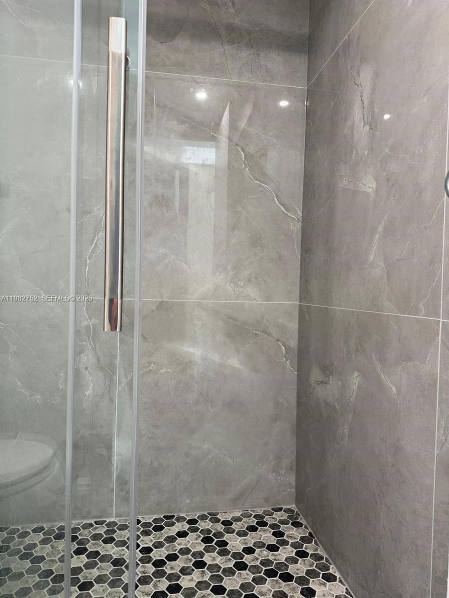 2333 Brickell Ave #1710 Miami, FL 33129