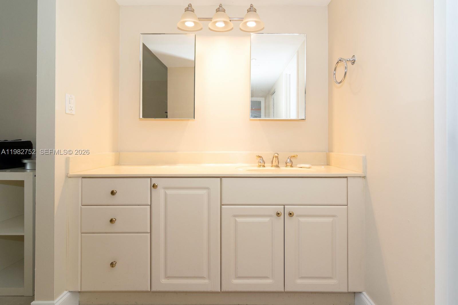 2333 Brickell Ave #1710 Miami, FL 33129