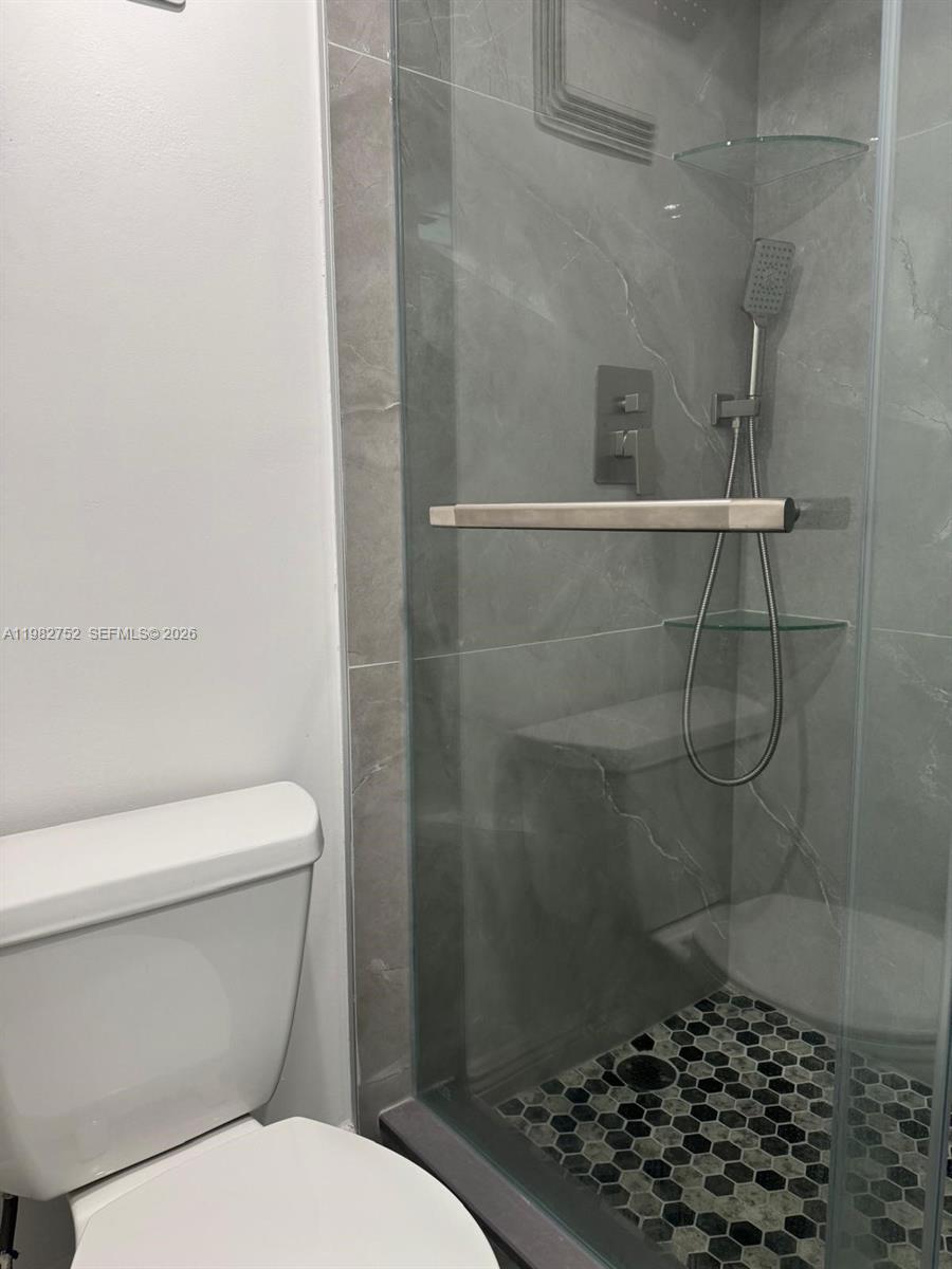 2333 Brickell Ave #1710 Miami, FL 33129