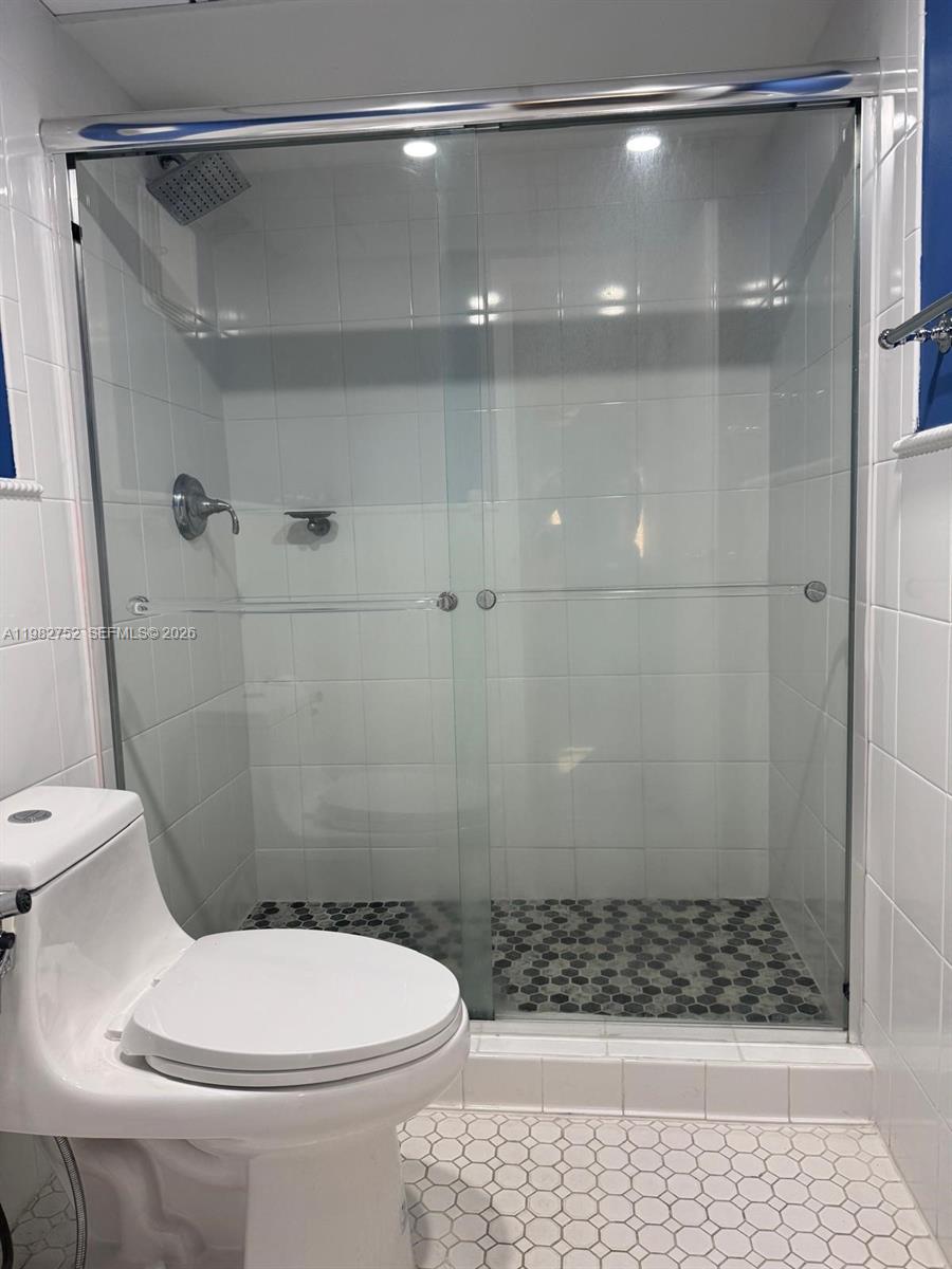 2333 Brickell Ave #1710 Miami, FL 33129