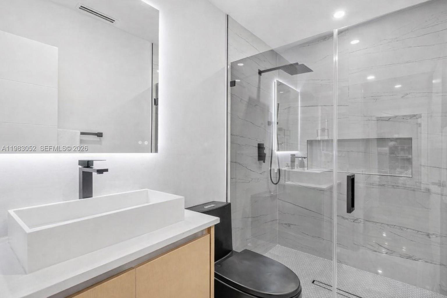 1560 Cleveland Rd Miami Beach, FL 33141