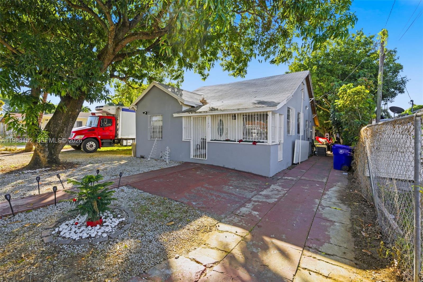 2142 NW 33rd St Miami, FL 33142