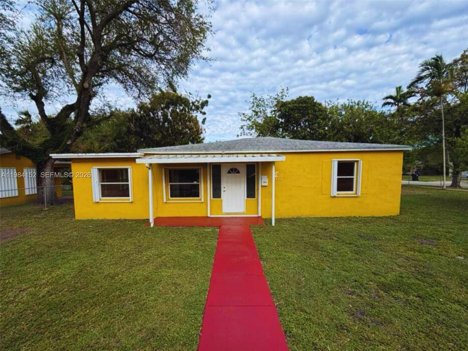 14215 NE 9th Ave #14215