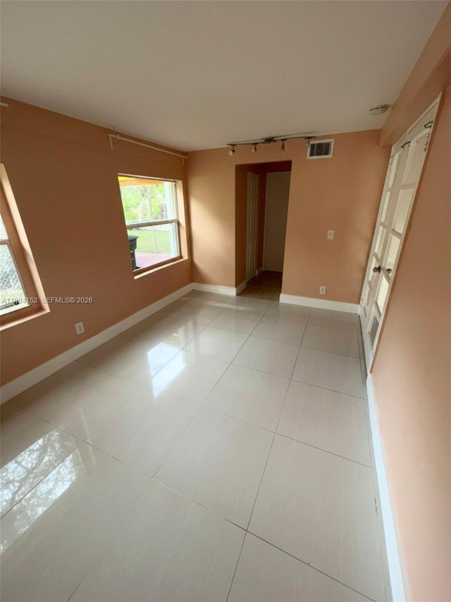 14215 NE 9th Ave #14215 North Miami, FL 33161