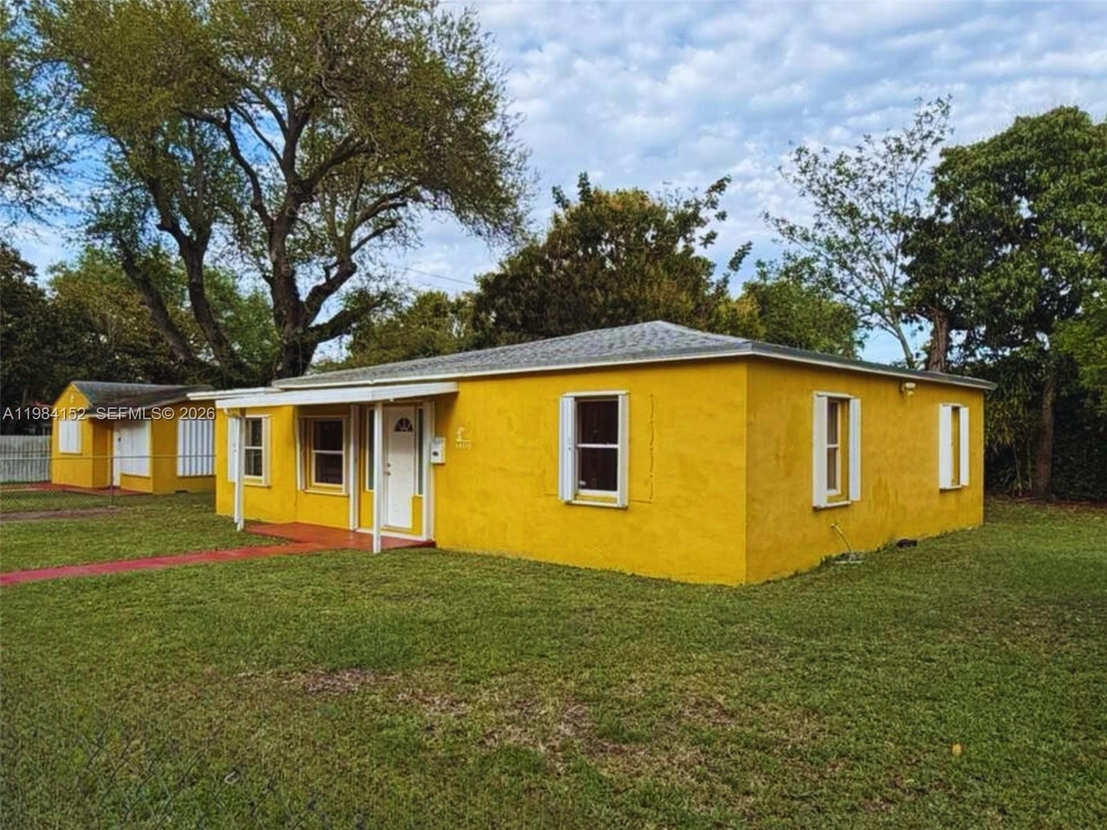 14215 NE 9th Ave #14215 North Miami, FL 33161